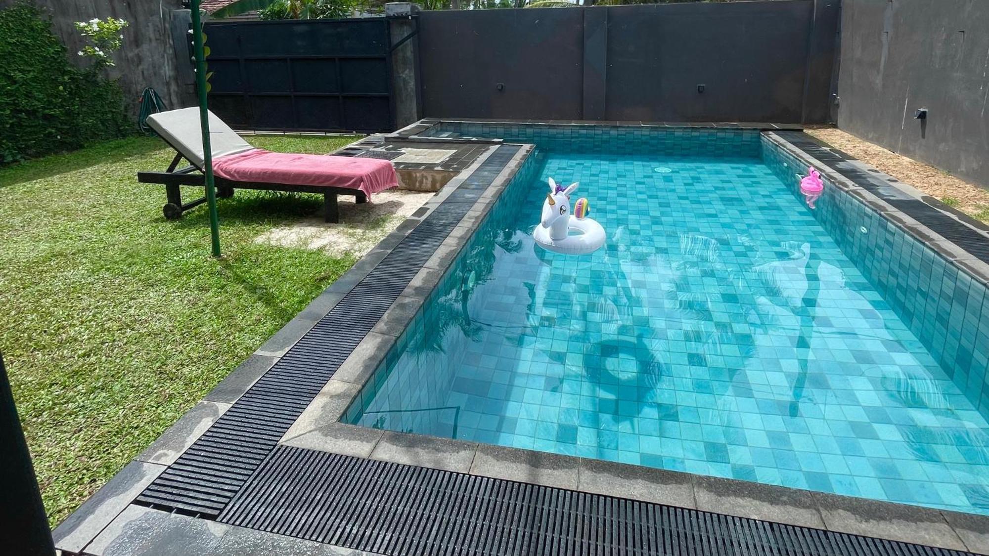 Negombo Morawala Beach Villa Exterior foto